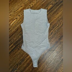 Abercrombie & Fitch Oatmeal Sleeveless Bodysuit - size small